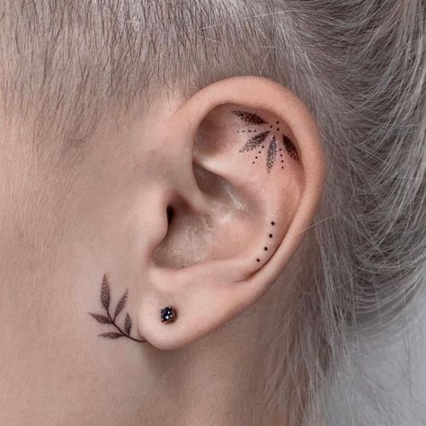 Tragus Tattoo, Inner Ear Tattoo, Tatoo Dog, Behind Ear Tattoos, Ear Tattoos, Handpoke Tattoo, Inspiration Tattoos, Dainty Tattoos, Time Tattoos