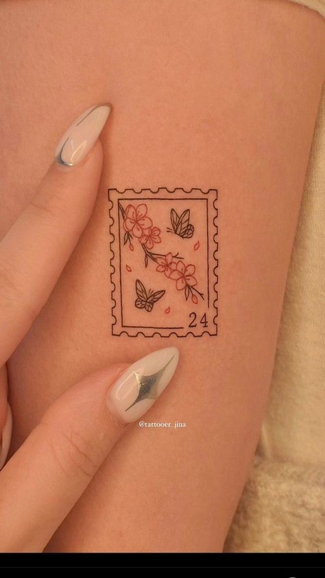 Delicate Small Tattoos, Simple Dainty Tattoos For Women, Cute Funny Tattoo Ideas, Dainty Sleeve Tattoo, Line Work Tattoo Ideas, Girly Tattoos Unique, Simple Fine Line Tattoo, Cute Minimalist Tattoo, Tattoo Small Ideas