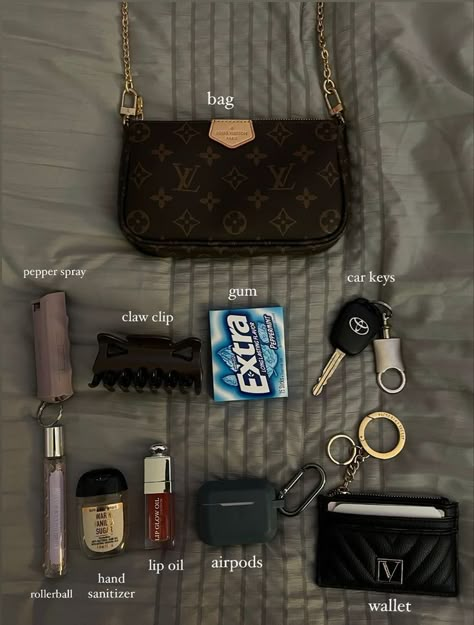 Dior Lip Oil Aesthetic, Lip Oil Aesthetic, Oil Aesthetic, Summer Night Out Outfit, Aesthetic Purse, Bag Tour, Dior Lip Oil, Date Night Aesthetic, Bella Hadid Aesthetic