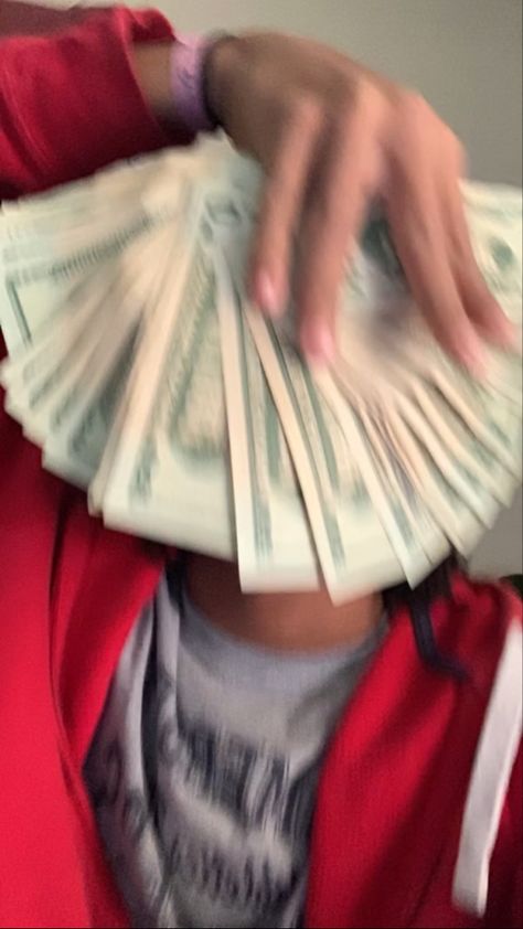 Pfp Money Aesthetic, Money Flexing Pics, Duwap Kaine Rapper, Money Boy Aesthetic, Flexing Money Pictures, Guy Holding Money, Money Pfp Aesthetic, Guy With Money, Money Flexing