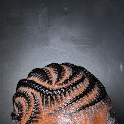 𝐋𝐎𝐎𝐊𝐒𝐁𝐘𝐌𝐘𝐀⭐️ on Instagram: "Large viral braids 😍😍

##fulanibraids #nyc #brooklynbraider #bohostyle #knotlessbraids #knotlessbraidsnyc
#brooklynhairstylist #stitchedbraidsnyc #explorepage #viralbraidsnyc #atlstylist #licensedbraiders" Big Alicia Keys Braids, Large Alicia Keys Braids, Large Cornrows Braids, Keys Braids, Kid Braids, Inspo Hairstyles, Braiding Techniques, Alicia Keys Braids, Parting Hair