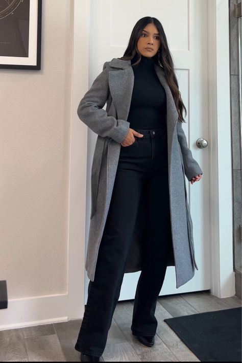 Lady Like Outfits, Light Blue And Black Outfit, Winter Corporate Fashion, Business Casual Jean Outfits, Work Jeans Outfit, Work Winter Outfits Women, Winter Office Fashion, Nice Casual Outfits, Work Outfit Winter