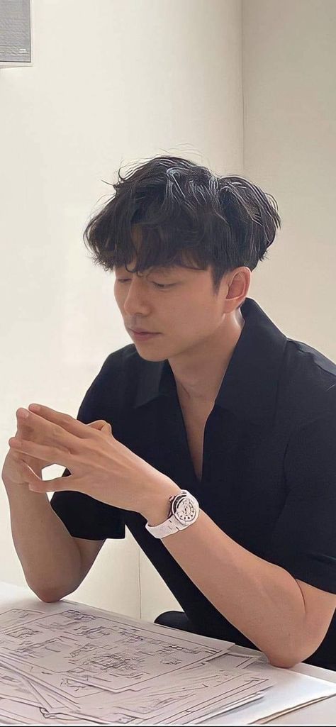 Gong Yoo Boyfriend Material, Gong Yoo Goblin Wallpaper, Gong Yoo Smile, Goblin Korean Drama, Asian Male Model, Photoshop Pics, Lee Dong Wook, Gong Yoo, Kdrama Actors