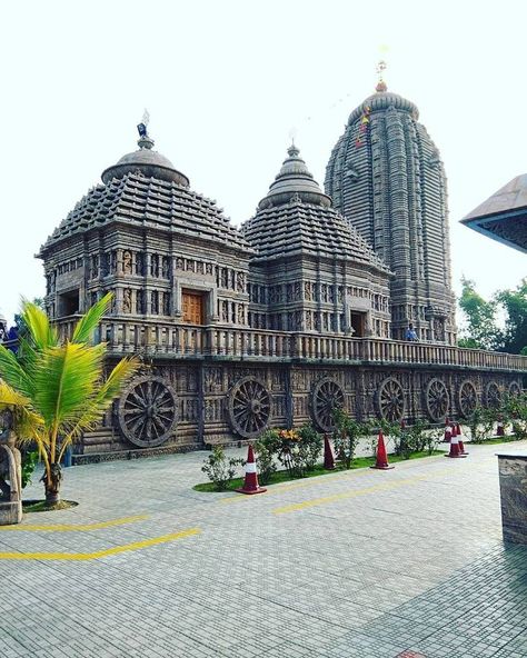 Odisha Tourism, 3d Printer Art, Jagannath Temple, Indian Temple Architecture, People's Liberation Army, Ancient Indian Architecture, Asian Architecture, Mughal Empire, Temple Architecture