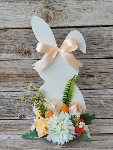 Easter Themed Gender Reveal, Crafts Spring, Spring Easter Decor, Spring Easter, Chic Outfit, Holiday Decorating, Spring Crafts, Easter Decorations, Easter Spring