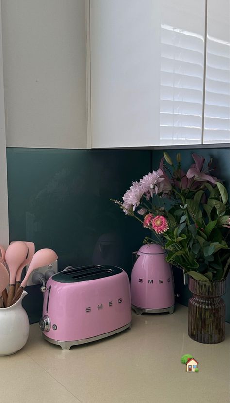 Smeg Kitchen Ideas, Pink Smeg Fridge, Danish Pastel Interior Design, Pink Smeg, Pink Toaster, Cutesy Aesthetic, Smeg Kettle, Pink Fridge, Pastel Interior Design