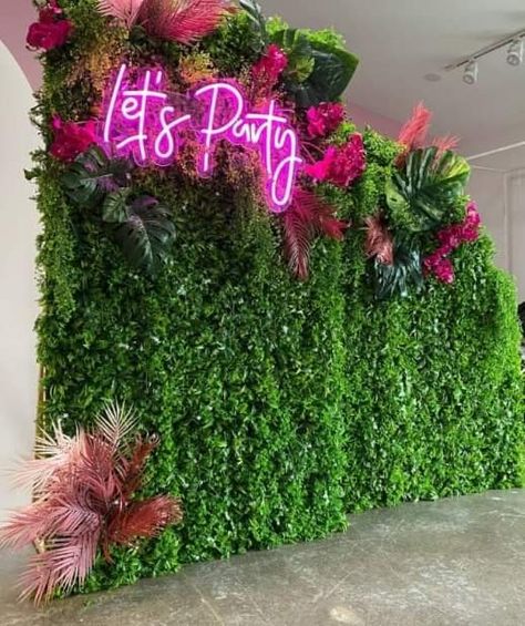 Green Wall Backdrop, 40th Party Ideas, Havana Nights Party, Esthetician Room Decor, Instagram Wall, Winter Wonderland Decorations, Grad Party Decorations, Havana Nights, Mothers Day Decor