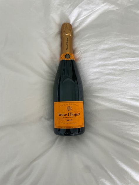 Vueve Champagne Aesthetic, Birthday Champagne Picture, Veuve Clicquot Aesthetic, Veuve Champagne Aesthetic, Veuve Clicquot Decorated Bottle, Custom Veuve Bottle, Veuve Clicquot Champagne, Birthday Photo, Champagne Bottle