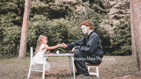 Halloween Mini Session, Spooky Halloween Pictures, Halloween Shoot, Michael Meyer, Horror Photos, Creepy Kids, Halloween Photography, Party Photoshoot, Fun Photoshoot