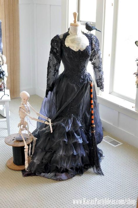 Witches Ball Halloween Party via Kara's Party Ideas Ideas -www.KarasPartyIdeas.com-shop-30 Witches Tea, Old Wedding Dresses, Halloween Dresses, Old Wedding, Office Halloween, Magic Woman, Hallowen Costume, Halloween Witches, Halloween Costumes Makeup