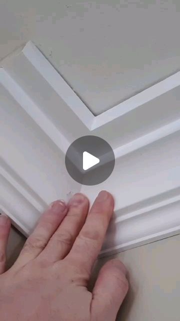 Flat Crown Molding, Moulding Ideas, Cut Crown Molding, Interior Window Trim, Woodworking Hacks, Interior Window, Finish Carpentry, Easy Diy Hacks, Diy Techniques