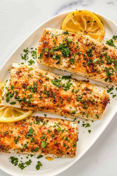 This delicious baked mahi mahi recipe is ready in just over 20 minutes! It's easy to make and a tastes phenomenal. Bake Mahi Mahi Oven, Mahi Mahi Recipes Baked, White Fish Recipes Healthy, White Fish Recipes Baked, Mahi Recipes, Baked Mahi Mahi, Mahi Mahi Recipe, Mahi Mahi Fish, Mahi Mahi Recipes