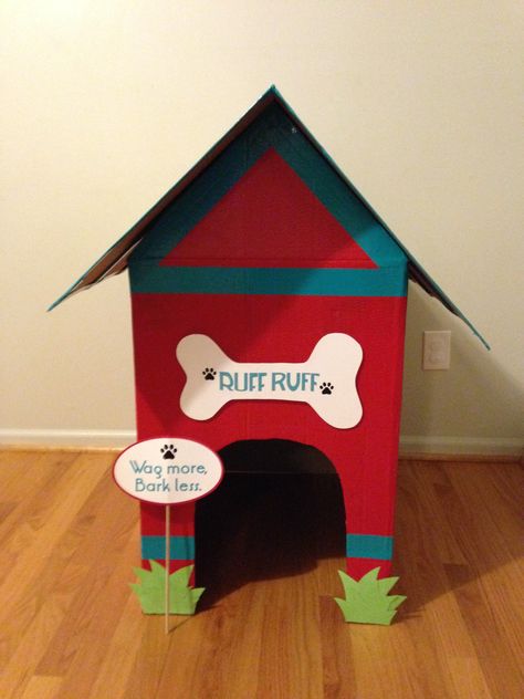 Recycled cardboard dog house. Just add paint + colored duct tape. ~~~ cute "slipcover" to go over Zoe's crate? Cardboard Dog House Diy, Dog House Painting Ideas, Dog House Painting, Cardboard Dog House, Dog Playhouse, Doghouse Diy, Insulated Dog House Plans, House With Cardboard, Cardboard Dog