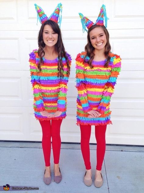 Pinatas - DIY Halloween Costumes.... I personally would not want to be beaten until something falls out... Diy Teen Halloween Costumes, Pinata Halloween Costume, Halloween Pinata, Meme Costume, Teen Halloween, Homemade Halloween Costumes, Hallowen Costume, Diy Kostüm, Costumes For Teens