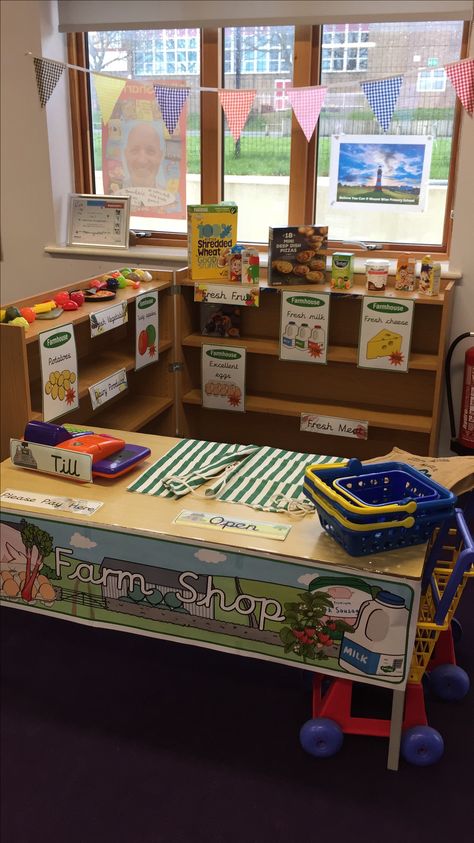 Farm shop role play area for a year 1 primary KS1 healthy eating topic Farmers Market Role Play Eyfs, Farm Role Play Area, Shop Play Area For Kids, Shop Role Play Area, Farm Topic Ks1, Healthy Eating Dramatic Play, Ks1 Role Play Area, Farmers Market Role Play, Nursery Role Play Area Ideas