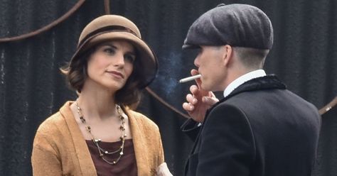 Charlotte was filming with the mane man Cillian Murphy. Charlotte Riley Peaky Blinders, May Carleton, Peaky Blinders Costume, Charlotte Riley, Peaky Blinders Series, Steven Knight, Korean Photoshoot, Peaky Blinders Thomas, Cillian Murphy Peaky Blinders