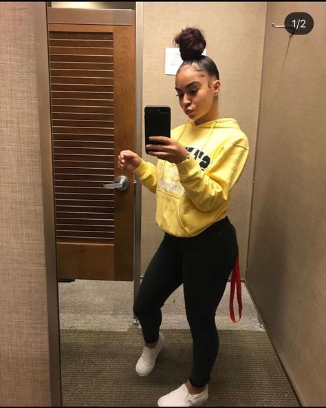 yellow baaby 💛 on Instagram: “white slip on vans fits 👀 (follow @yellow.baaby for more) #explorepage #explore #outfitinspo #vans #sliponvans” Slip On Vans Outfit, Vans Fits, Pajamas For Teens, White Slip On Vans, Slip On Vans, Vans Outfit, Trendy Swimwear, White Vans, Lazy Day Outfits