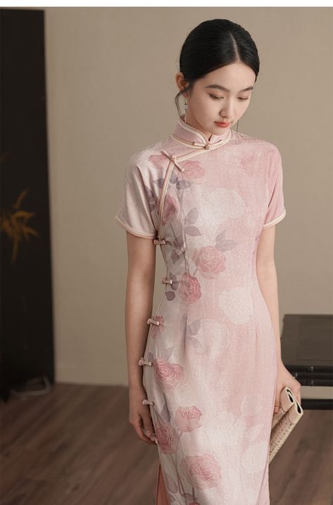 Step into elegance and charm with our Pink Roses Printed Qipao Dress. This exquisite piece is designed to capture the essence of traditional Chinese fashion while offering a modern touch. Perfect for weddings, formal events, cultural celebrations, and evening parties. Embrace your inner elegance and make a statement with this timeless piece. Size Guide: Please refer to the size guide picture before placing the order. Please leave your Height, Weight Bust, Waist and Hip measurements in the Person Chinese Print Dress, Qipao Aesthetic, Mariah Aesthetic, Traditional Chinese Fashion, Shanghai Dress, Orientation Outfit, Chinese Cheongsam Dress, Chinese Prints, Cheongsam Modern