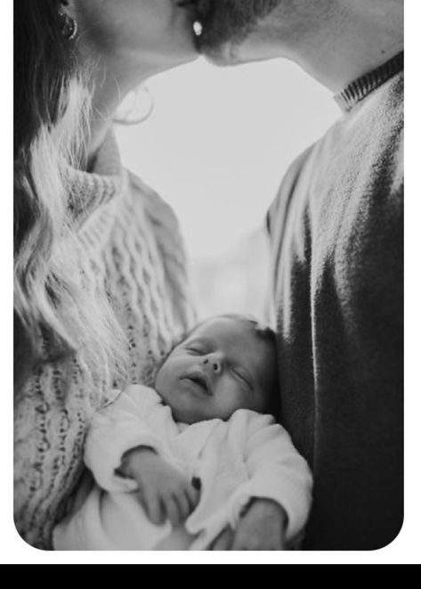 Mother Day Photo, Aesthetic Mother, Newborn Family Pictures, Gifts Aesthetic, Baby Boy Newborn Pictures, Foto Newborn, Baby Fotografie, Newborn Family Photography, Baby Pictures Newborn