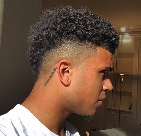 Hair style Blackmen's Haircuts, Hair Jordan, Fresh Haircuts, Curly Mohawk Hairstyles, Black Haircuts, Mohawk For Men, Mohawk Haircut, Mohawk Hairstyles Men, Curly Mohawk