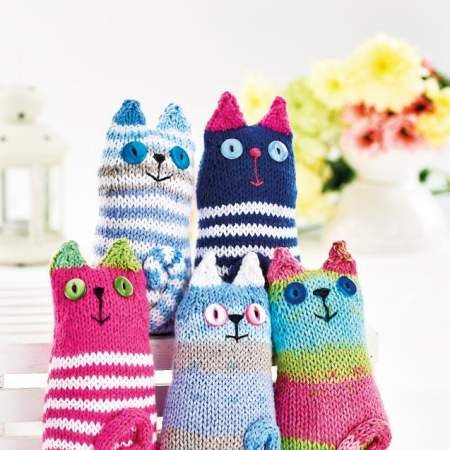 Quick Knitted Cats Knitted Bunnies, Knitted Doll Patterns, Knitted Toys Free Patterns, Knitting For Charity, Animal Knitting Patterns, Knitting Machine Patterns, Easter Toys, Knitted Cat, Knitting Patterns Toys