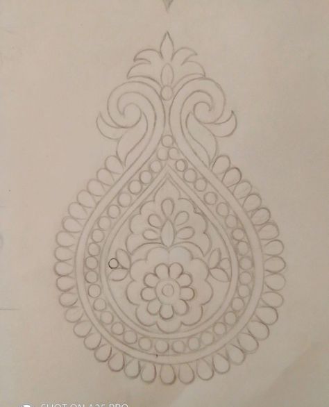 Chikankari Motifs Design Sketch, Chikankari Motif Embroidery, Chikankari Embroidery Motifs Pattern, Accessories Design Sketch, Aari Design, Flower Pattern Drawing, Fabric Painting Techniques, Getting A Tattoo, Fabric Paint Designs