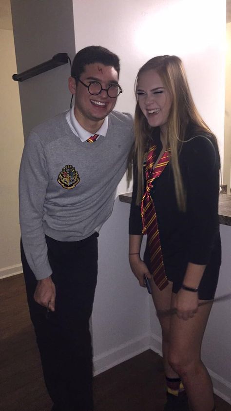 Harry Potter Halloween Costume! Easy, Harry and Ginny here! I loved it and there was nobody else dressed like this! Ginny And Harry Costume, Ginny Costume, Halloween Costume Easy, Harry Potter Halloween Costumes, Harry Potter Ginny, Harry And Ginny, Harry Potter Halloween, Harry Potter Costume, Couple Halloween