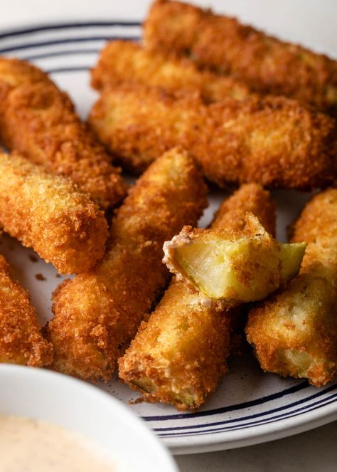 Our easy Southern fried pickle recipe features dill pickle spears and a crunchy panko coating. Pair it with our quick Creole remoulade sauce! Fried Pickle Recipe, Easy Fried Pickles, Fried Pickle Spears, Dill Pickle Spears, Pickle Spears, Fried Pickles Recipe, Soul Food Recipes, Creole Mustard, Spicy Pickles