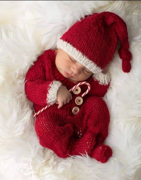 Long Sleeved Outfit, Christmas Baby Photoshoot Ideas, Baby Christmas Photoshoot, Christmas Baby Photoshoot, Newborn Christmas Pictures, Newborn Christmas Photos, Home Lyrics, Christmas Baby Pictures, Santa Pajamas