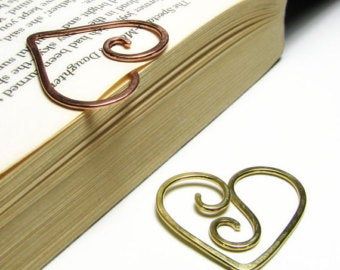 Wire Bookmarks, Gift Planner, Heart Bookmark, Bijoux Fil Aluminium, Custom Bookmarks, Unique Bookmark, Letter Worksheets, Wire Jewelry Designs, Metal Bookmarks