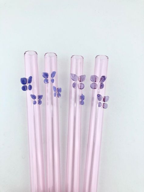 🦋 All Straws are handmade by us in Murrieta, CA USA 🦋 This listing is for 1 custom, made to order Pink glass drinking straw with a Butterfly design 🦋 Custom colors - Select a primary color for the Butterfly and even add secondary colors in the Personalization (Butterfly Straws are pink and the design is colored) 🦋 Straight or bent, your choice! Tell us in the Personalization 🦋 Dishwasher safe, eco-friendly, hypoallergenic 🦋 Free straw cleaning brush included! 🦋 Add a carrying pouch for $2 Cute Reusable Straws, Cute Glass Straws, Glass Straws Aesthetic, Glass Straw Aesthetic, Cute Straws, Glass Chopsticks, Crazy Straws, Fun Straws, Straw Design