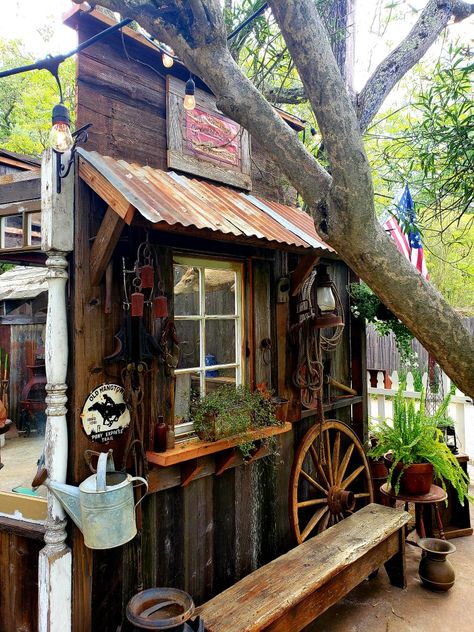 Rustic Shed, Landscaping Florida, Bar Exterior, Landscaping Simple, Yoga Burn, Backyard Sheds, She Sheds, Front House Landscaping, Wood Plans