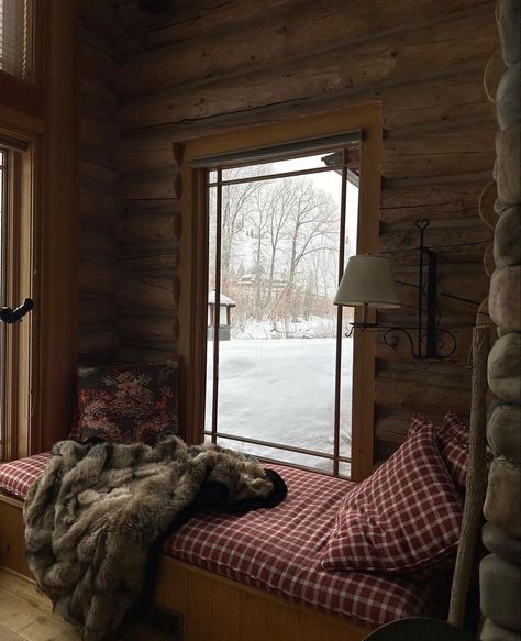 heavenly-grace Homestead Aesthetic Bedroom, Winter Cabin Aesthetic Interior, Winter Cottage Interior, Colorado Home Aesthetic, Cabin Aesthetic Interiors, Log Cabin Aesthetic, Winter Cabin Aesthetic, Cabin In Winter, Cabin Aesthetic