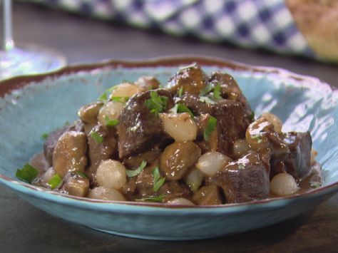 **This recipe got amazing reviews** Beef Bourguignon recipe from Trisha Yearwood via Food Network Trisha's Southern Kitchen, Beef Bourguignon Recipe, Trisha Yearwood Recipes, Video Food, Trisha Yearwood, Southern Kitchen, Where's The Beef, Beef And Pork, Prime Rib