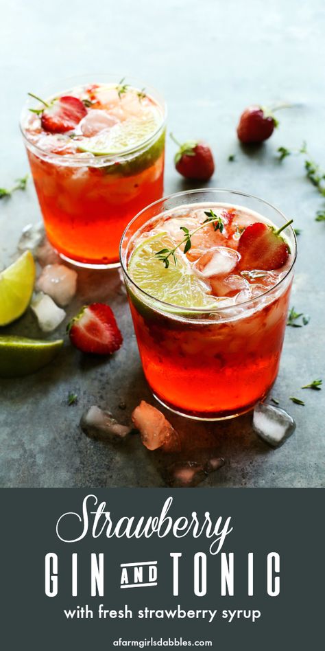 Strawberry Gin And Tonic, Gin And Tonic Recipe, Cocktail Strawberry, Strawberry Cocktail, Strawberry Gin, Plating Food, Presentation Food, Strawberry Cocktails, Strawberry Rhubarb Crisp