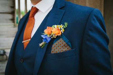 Bridesmaid Dresses Orange, Cornflower Blue Bridesmaid Dresses, Navy Groomsmen Suits, Wedding Floral Decor, Navy Suit Wedding, Navy Suits, Pocket Square Pattern, Grey Suits, Pocket Square Wedding