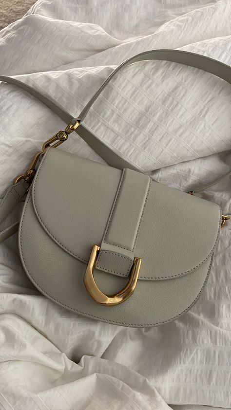 Charles And Keith Bags Aesthetic, White Purse Aesthetic, Shopping Vision Board, Charles And Keith Bags, Classy Bags, Purse Aesthetic, Charles And Keith, Cute Things To Wear, Dress Room