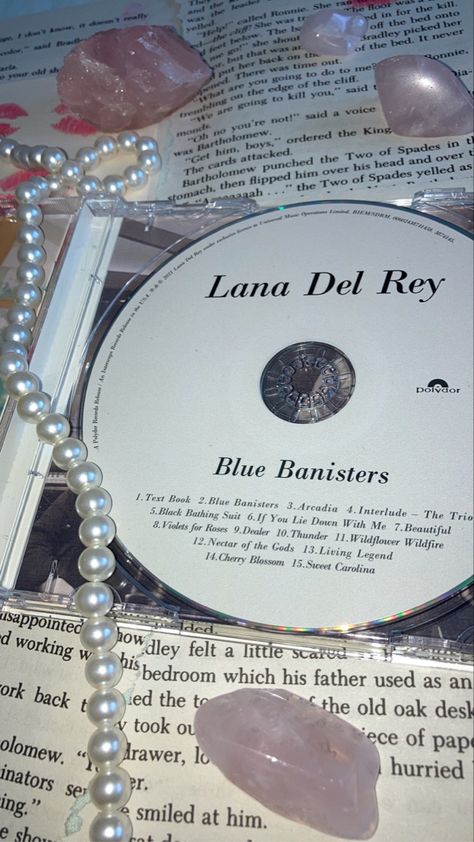 Lana Blue Banisters, Lana Del Rey Lockscreen Aesthetic, Lana Del Rey Lockscreen, Lana Core, Y2k Lockscreen, Vinyl Aesthetic, Lana Del Rey Love, Lana Del Rey Vinyl, Brooklyn Baby