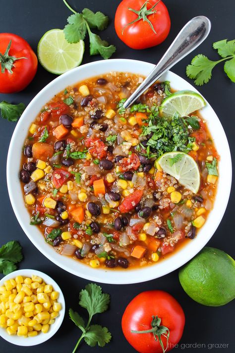 Black Bean Quinoa Soup (Easy!) Chili Board, Quinoa Soup Recipes, Vegan Quinoa Recipes, Garden Grazer, Bean Quinoa, Black Bean Soup Recipe, Quinoa Soup, Black Bean Quinoa, Vegan Quinoa