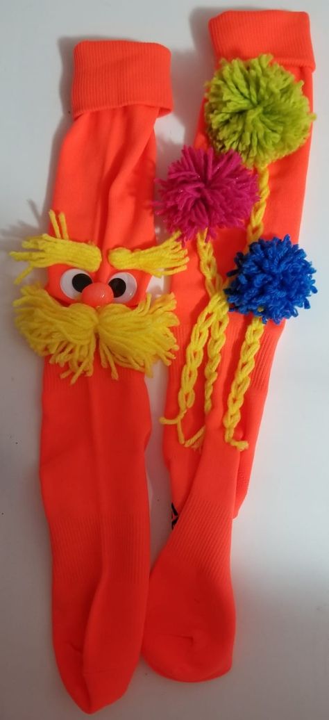 Diy Wacky Socks, Crazy Socks Day Diy, Lorax Craft, Lorax Costume, Crazy Sock Day, Seuss Costumes, Wacky Socks, Dr Seuss Costumes, Dr Seuss Shirts