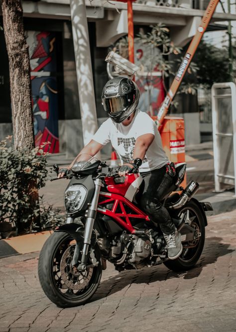 I swap the headlight using Xdiavel / Diavel 1260 #ducatimonster796 #ducatimonster696 #ducatimonster795 Ducati 796, Ducati Monster 796, Custom Ducati, Ducati Monster 696, Monster 1100, Monster 696, Beer Photography, Garage Cafe, Ducati Monster