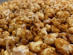 The ProFRESHional Duo: Cinnamon Bun Popcorn Cinnamon Bun Popcorn, Cinnabon Popcorn, Cinnamon Popcorn, Spiced Popcorn, Cinnamon Caramel, Karo Syrup, Popcorn Recipe, Student Recipes, Cinnamon Bun