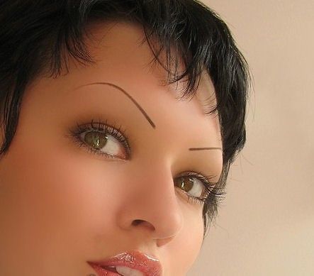 00s Eyebrows, 2000s Eyebrows, Goth Eyebrows, 00s Hair, Shave Eyebrows, Demon Makeup, Cheek Piercings, Lips Painting, Makeup Photos