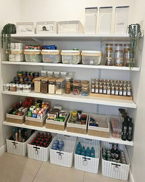 15 Top Kitchen Pantry Ideas for a Functional Space - StoryNorth Update Pantry Shelves, Butlers Pantry Organization Ideas, Double Door Pantry Organization, Pantry Solutions, Modern Farmhouse Pantry, Cabin Layout, Kitchen Pantry Ideas, Food Organization, Western House