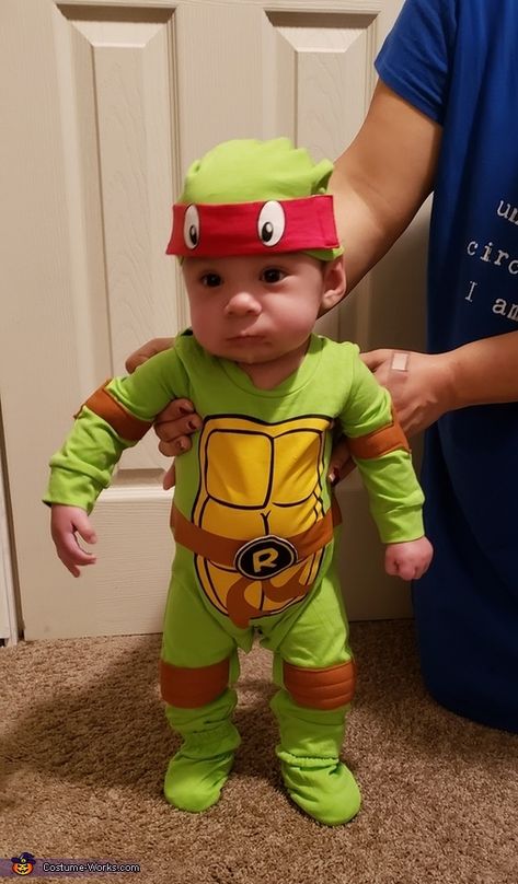 Baby Ninja Turtle Costume, Ninja Turtle Theme Party, Baby Ninja Turtle, Teenage Mutant Ninja Turtles Costume, Baby Ninja, Ninja Turtle Theme, Halloween Family Costumes, Turtle Costume, Ninja Turtle Costume