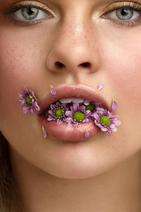 Flower Hair Editorial, Lips Photoshoot Ideas, Flowers And People Photography, Flower In Mouth Photography, Creative Floral Photography, Flowers Coming Out Of Mouth, Flowers On Face Photography, Flower Model Photography, Flower Editorial Photography