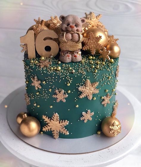 Christmas Cake Ideas, Winter Torte, Christmas Themed Cake, Candy Birthday Cakes, Christmas Cake Designs, New Year's Cake, Green Cake, 16 Birthday Cake, Christmas Cake Decorations