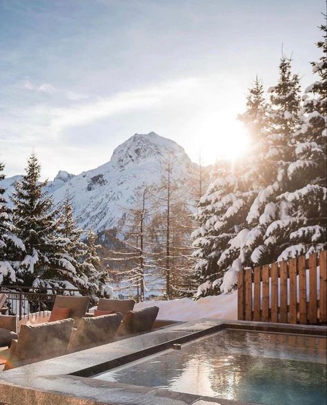 Terrace With Jacuzzi, Outdoor Jacuzzi, Wallpaper Winter, Wellness Centre, Luxury Ski Chalet, Ski Chalets, Jacuzzi Outdoor, Luxury Ski, Party Room