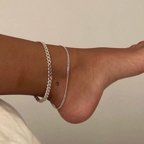 Random Jewelry, Ankle Jewelry, Dainty Tattoos, Dope Jewelry, Chain Anklet, Piercing Tattoo, Girly Jewelry, Jewelry Inspo, A Tattoo