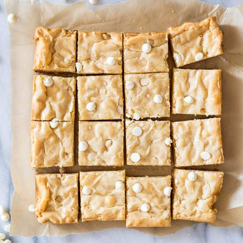 Brownies With Raspberries, Homemade Bread Dough, White Chocolate Desserts, Sugar Spun Run, White Brownies, White Chocolate Brownies, Chewy Bread, Christmas Shortbread, Crazy Cookies